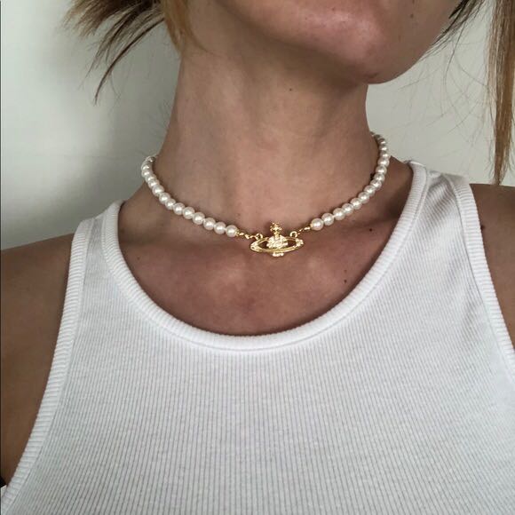 Vivienne westwood bas relief sales pearl choker