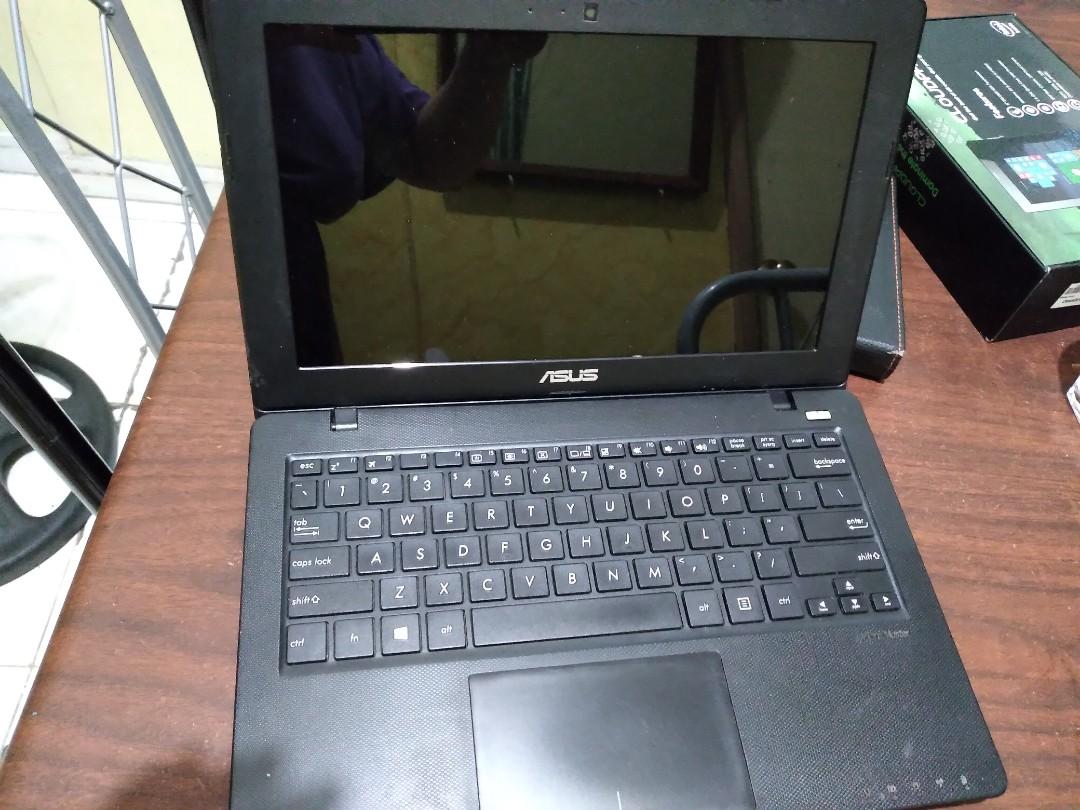Asus X200ma and Sony Vaio (Category: Laptops & Notebooks) located in Pasig City. Submitted by mlb1980 (Listing ID 1091327990, Image 2). Description: Defective Laptops.