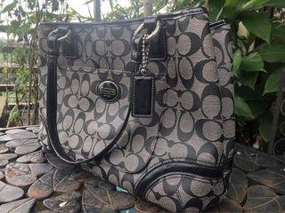 Authentic Coach shoulder bag