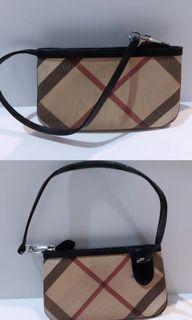 SOLD Burberry pochette need spa
