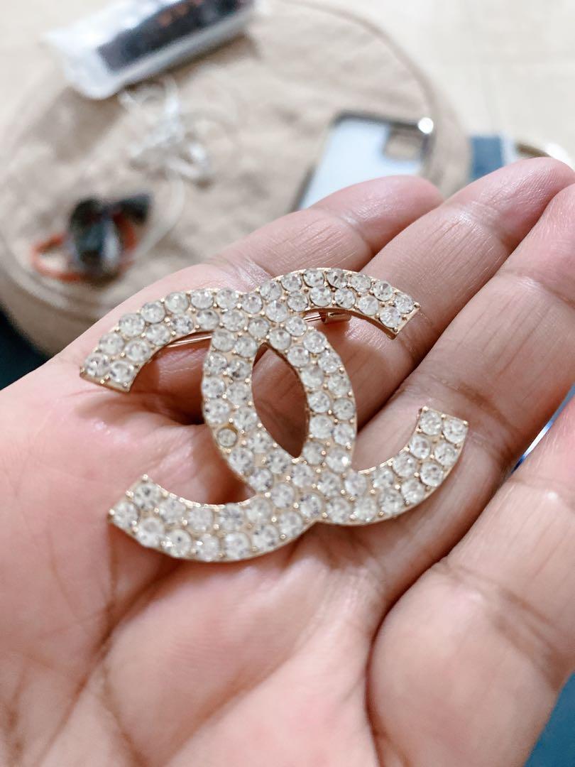 Chanel Brooch, Women's Fashion, Jewelry & Organizers, Brooches on Carousell