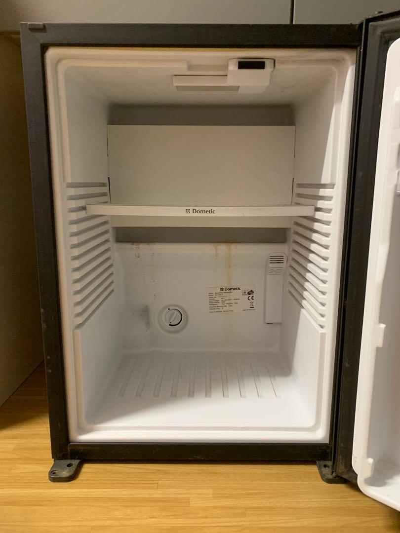 Dometic Mini Fridge, TV & Home Appliances, Kitchen Appliances