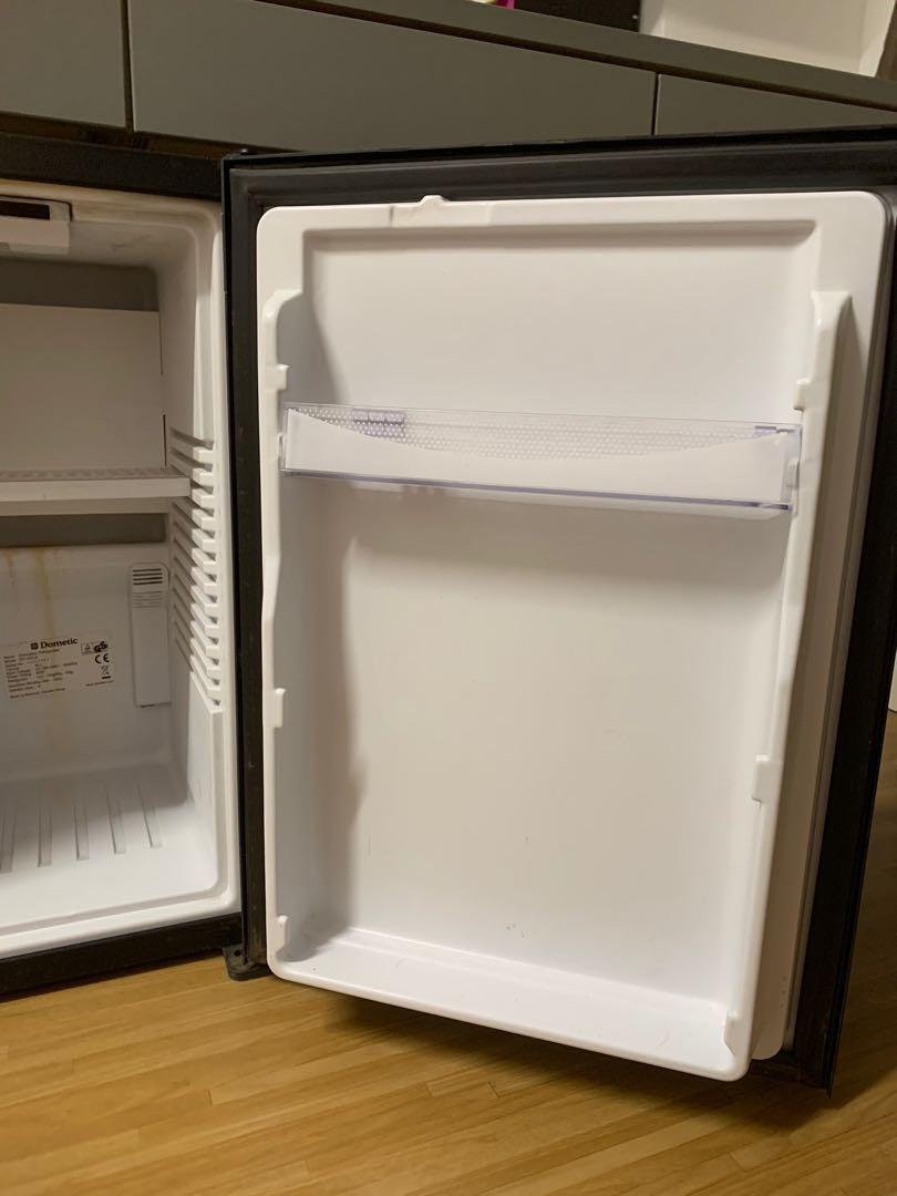 Dometic Mini Fridge, TV & Home Appliances, Kitchen Appliances