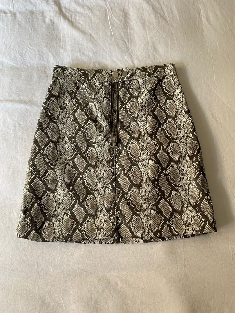 H and m outlet snakeskin skirt