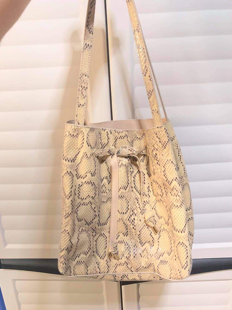H&m snake print bag top