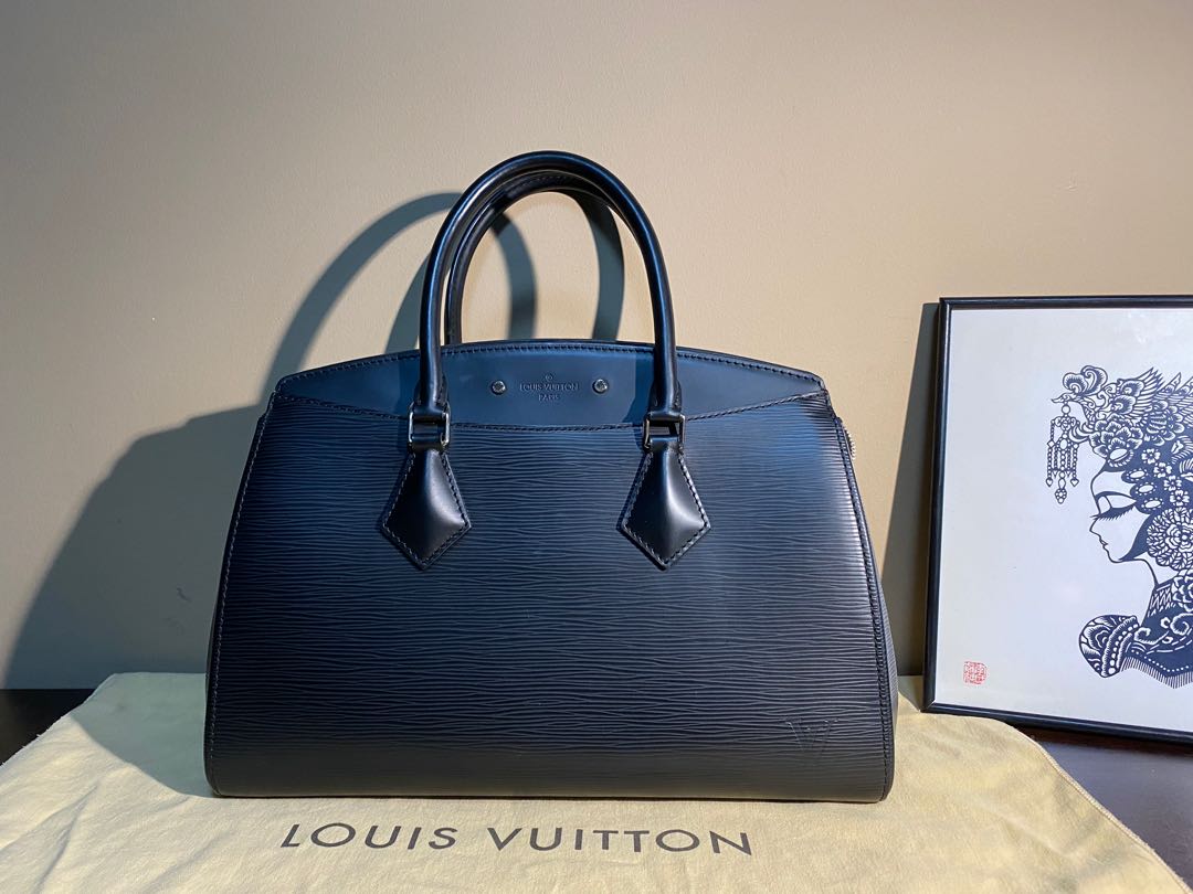 Louis Vuitton Pink Leather Soufflot MM Satchel Louis Vuitton