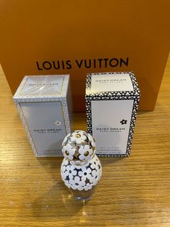 (Category: ) located in . Submitted by perfumemaster (Listing ID 1091400438, Image 1). Description: .