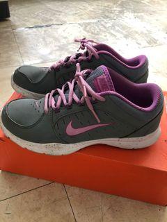 Nike慢跑鞋