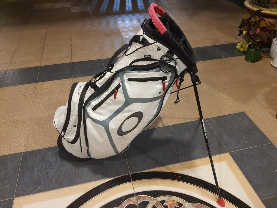 Oakley Golf Stand Bag (rare item), Sports Equipment, Sports & Games, Golf  on Carousell