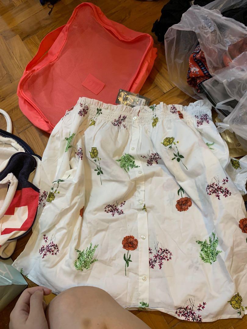 Off shoulder blouse (Category: Blouses) located in Singapore. Submitted by hamsterotterrabbit (Listing ID 1091338457, Image 2). Description: $10 each 2 for $18.