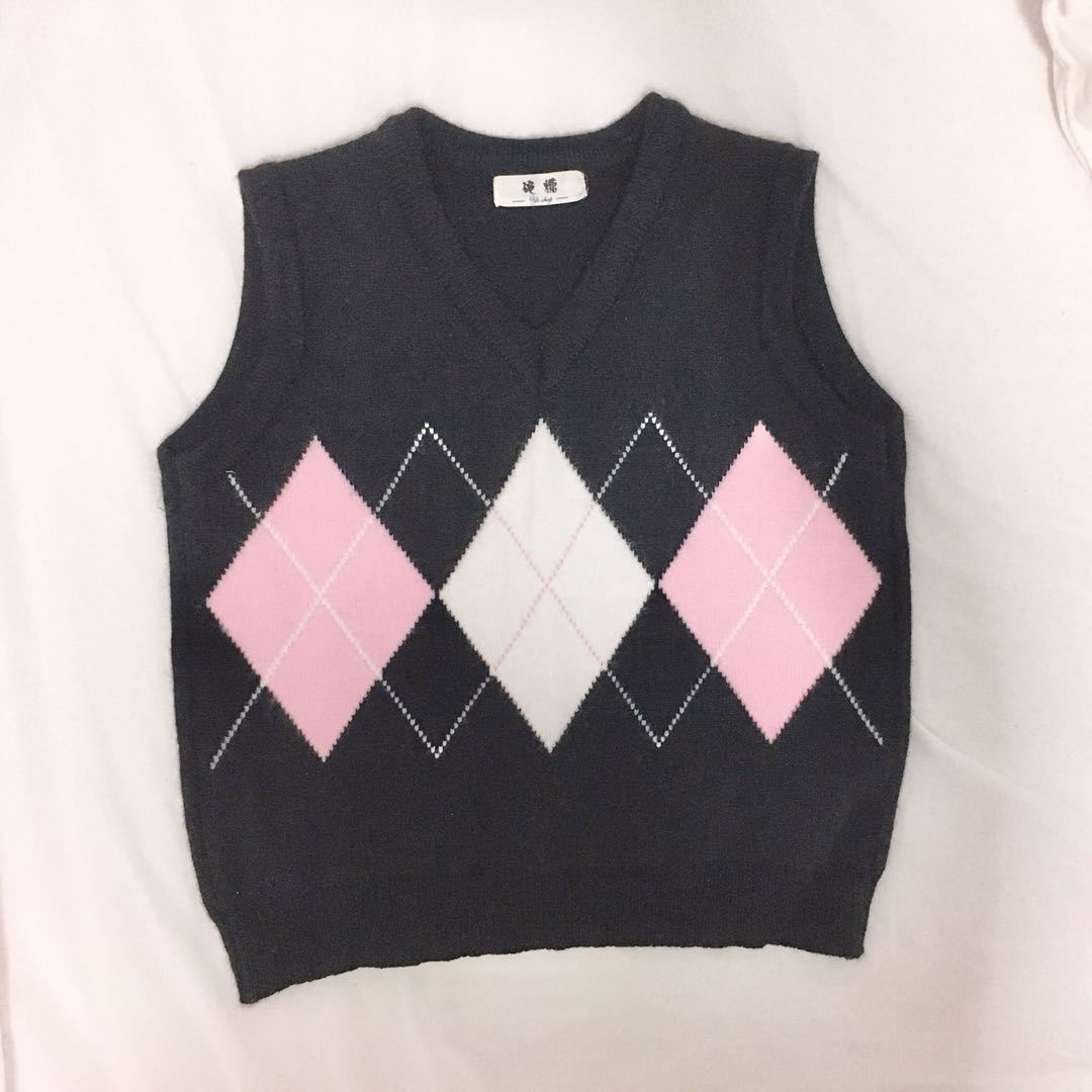 Pink and white argyle sweater vest clearance