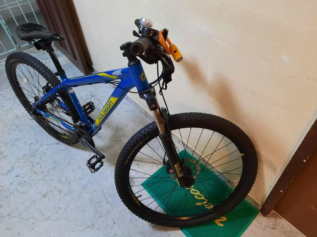 Polygon (Category: Bicycles) located in Singapore. Submitted by table_tennis_fan (Listing ID 1091303625, Image 3). Description: Mountain bike mtb. wanted to upgrade wheel diameter 70cm / 27 inch.