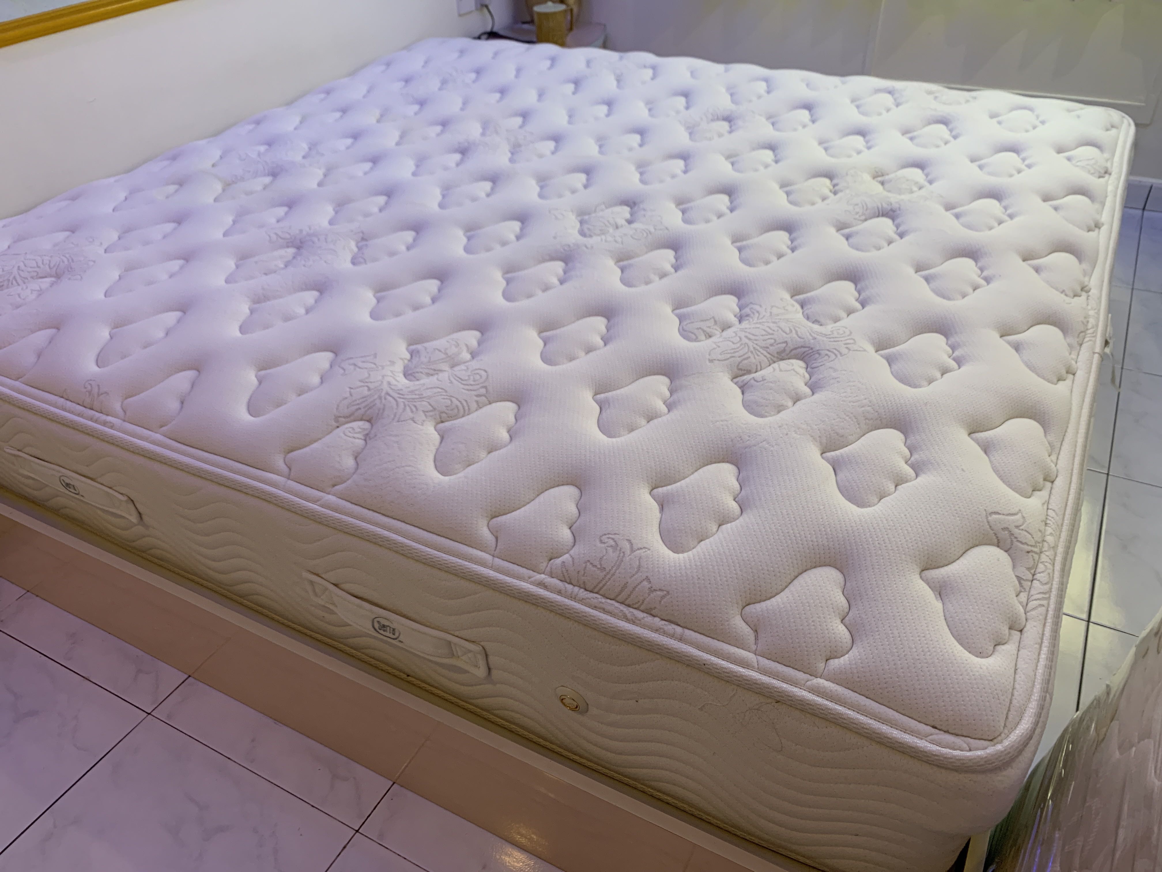 SERTA Thick King Size Mattress , Furniture & Home Living, Furniture