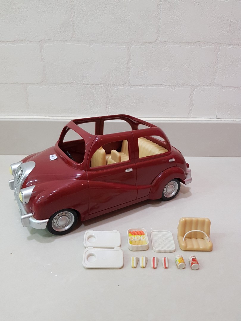 Sylvanian Families Saloon Red Car with Food Accessories Hobbies