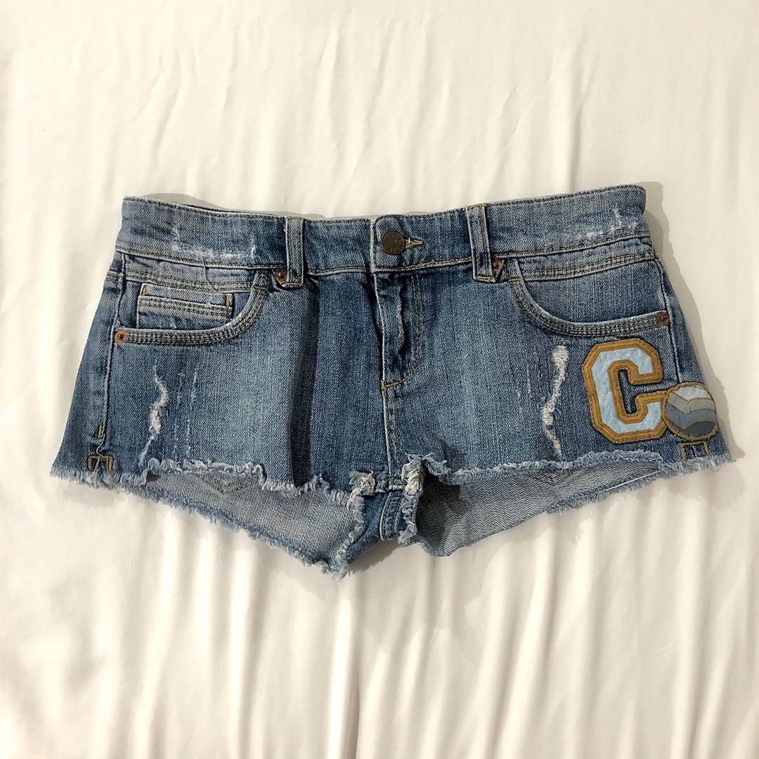Topshop Moto Denim Shorts (Category: Shorts) located in Manila. Submitted by itsbeasy (Listing ID 1091492328, Image 1). Description: Like new🥰 💯💯 Sexy when worn 🔥👌🏻 Very good quality since it’s TOPSHOP .