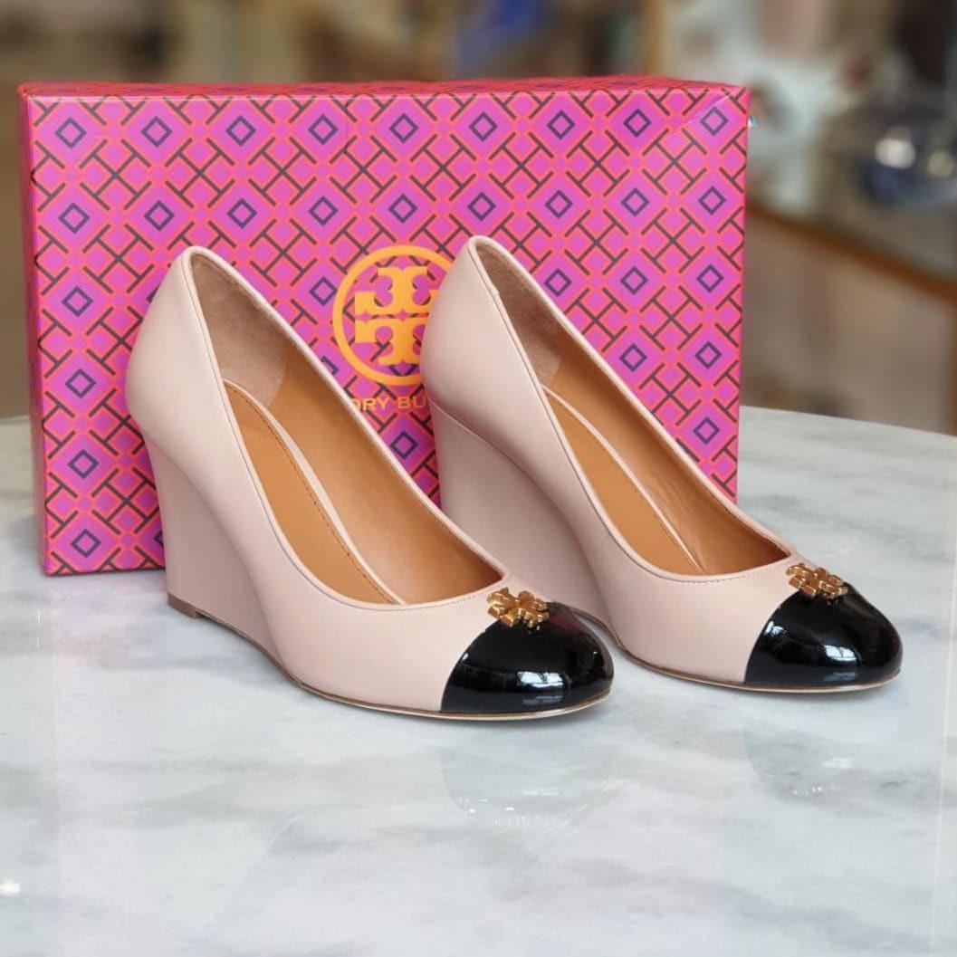 Everly cap cheap toe pump