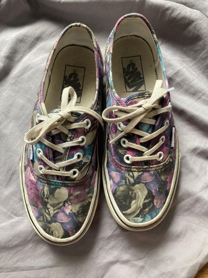 Vans Authentic Sneaker Shoes, Fashion, on Carousell