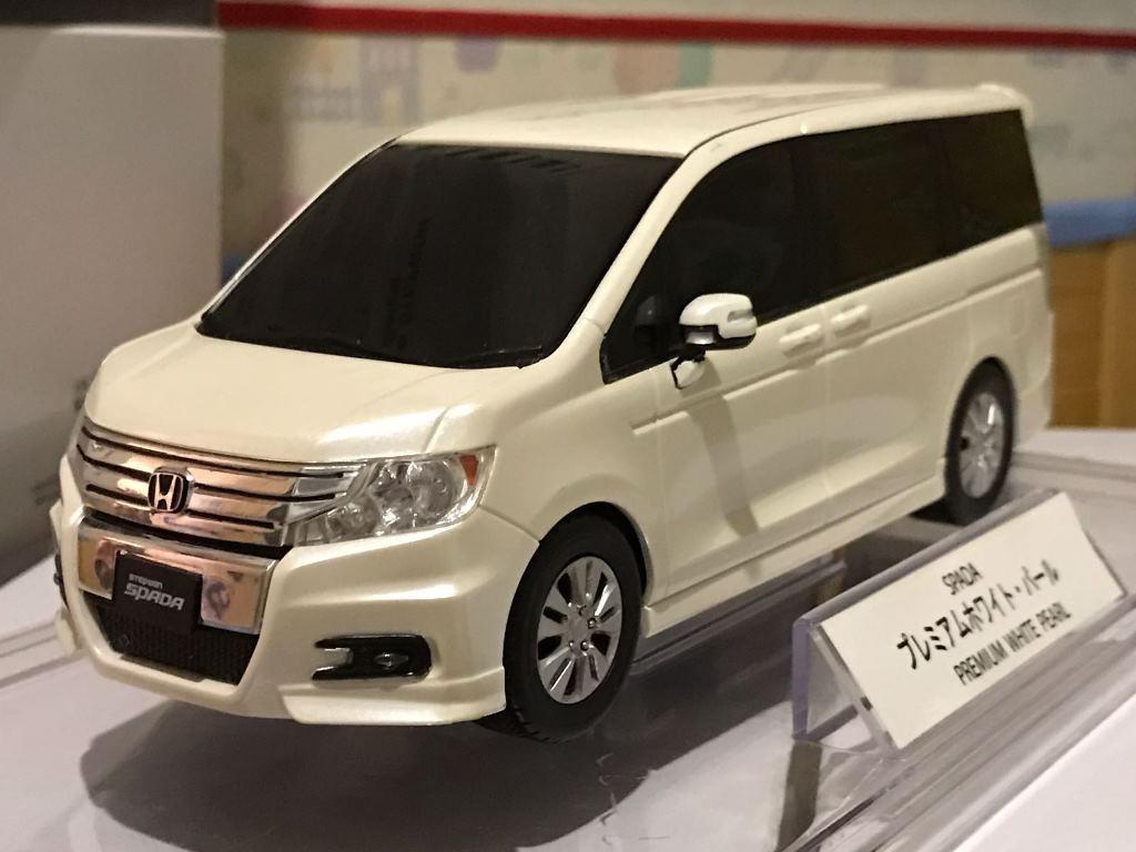 1:24 Honda 本田Stepwgn RK spada 白色原廠色辦模型膠車身冇內櫳, 興趣