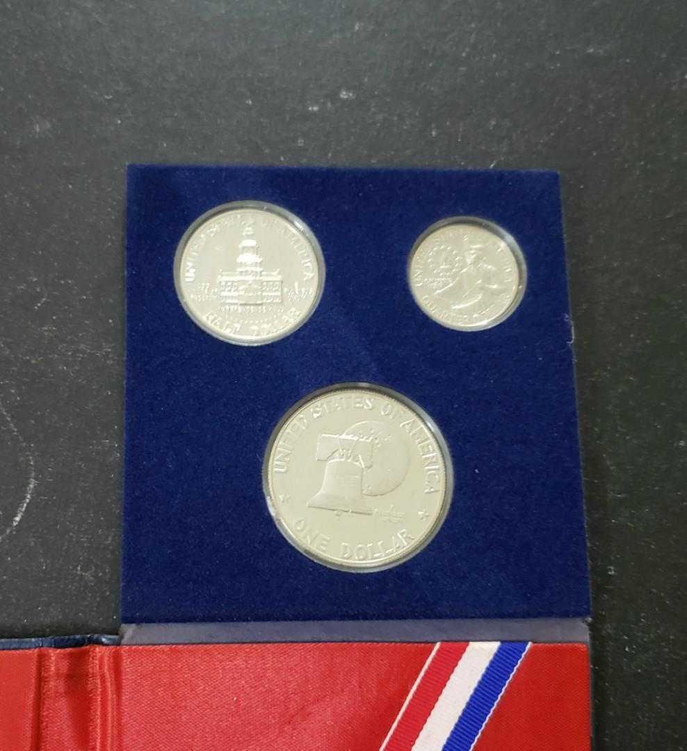 美國200周年紀念精鑄銀幣套裝一套3枚含one dollar, half dollar & quarter dollar  頂級UNC品相無氧化(*售價隨國際銀價相應調整), 興趣及遊戲, 收藏品及紀念品, 錢幣- Carousell