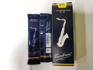 （分類：）位於 。 由 stevec2298 提交（商品編號 1093427739，圖片 1）。簡介： 。