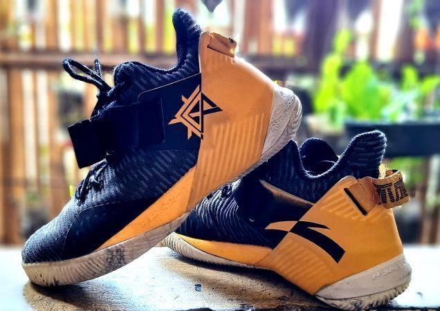 Klay thompson hotsell shoes for kids