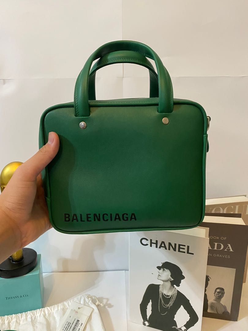 balenciaga triangle square xs