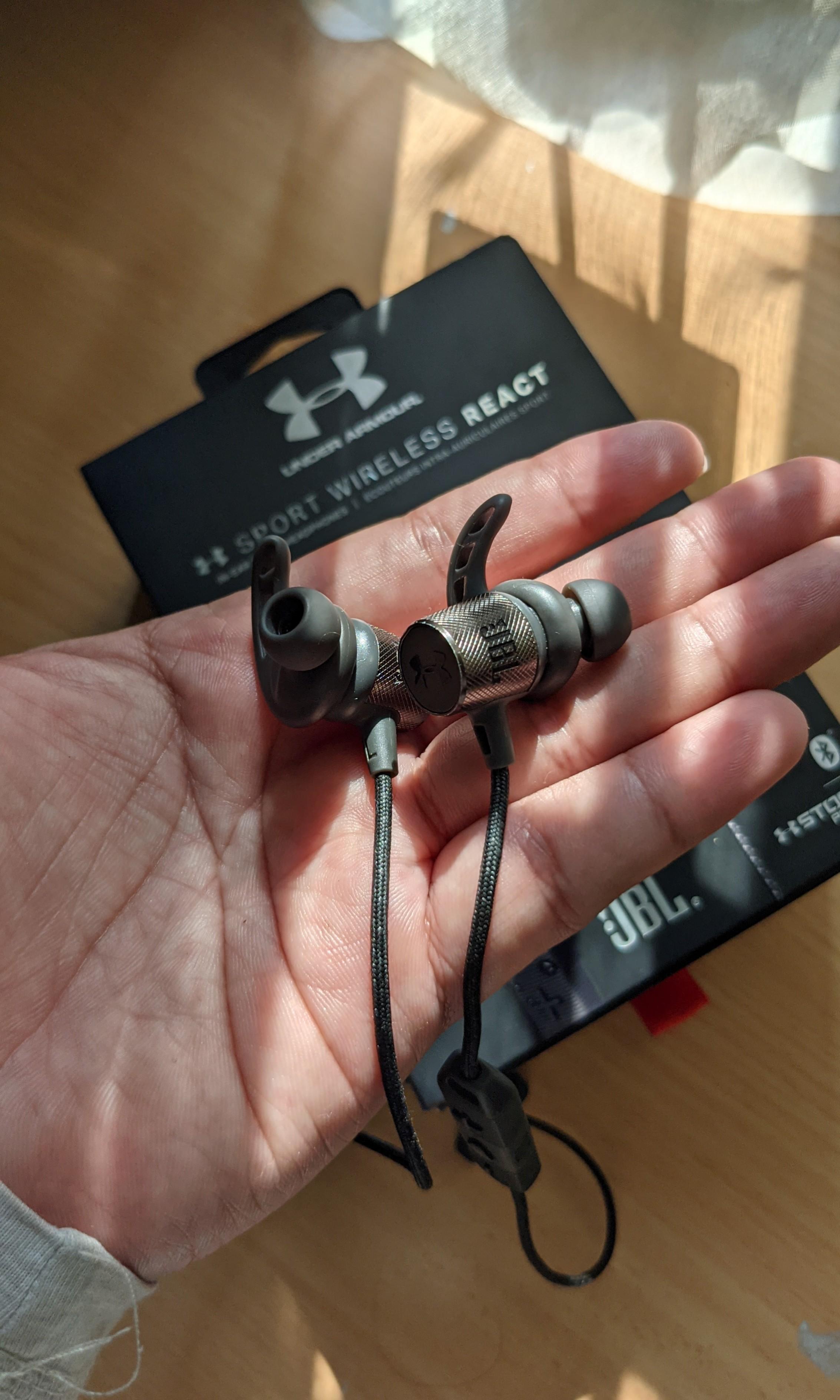 Barang baru harga bekas Earphone JBL Under Armour