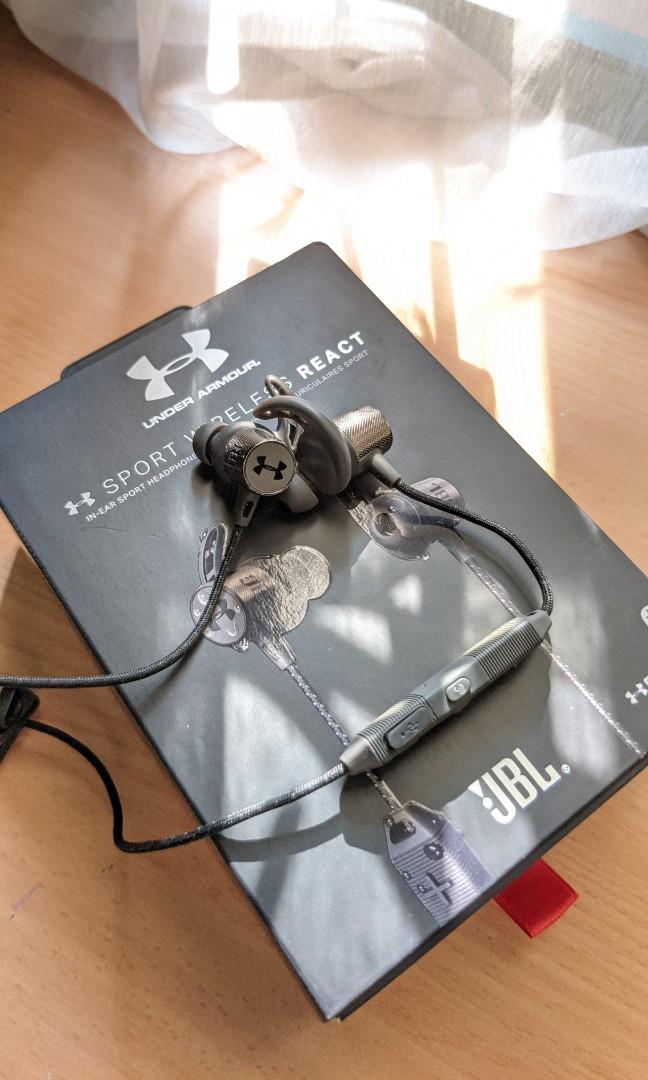 Jbl under hot sale armour harga