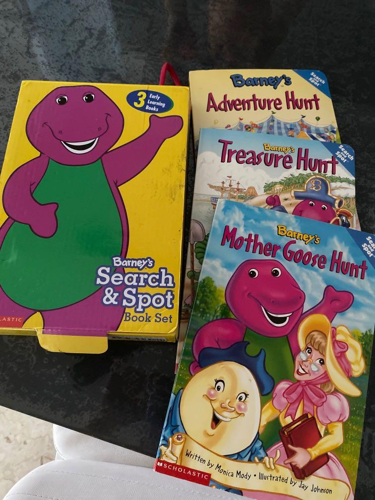 Barney’s Search and Spot Book set playbook, Hobbies & Toys, Books