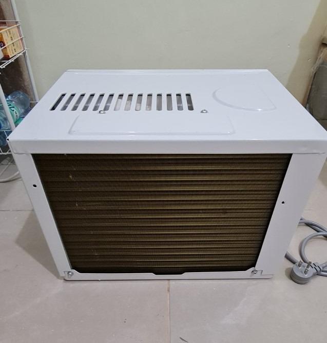 Brand New FROST 0.5hp WindowType NonInverter Aircon For Sale, TV