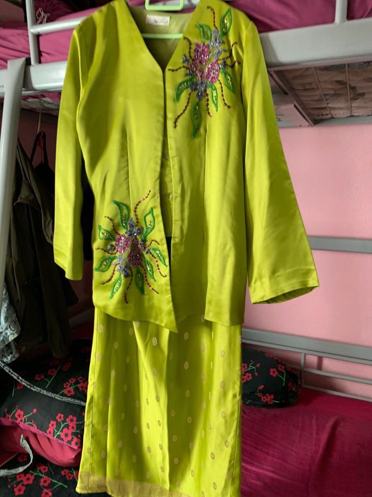 Bridal Kebaya Set Women S Fashion Muslimah Fashion Baju Kurung Sets On Carousell