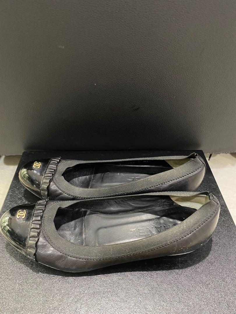 Chanel pump (Category: Flats) located in Singapore. Submitted by chircn (Listing ID 1093336721, Image 2). Description: 100% Authentic Size 36.5 Condition 7/10 Self collect only .