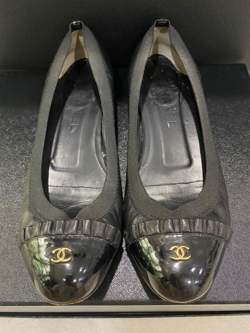 Chanel pump (Category: Flats) located in Singapore. Submitted by chircn (Listing ID 1093336721, Image 1). Description: 100% Authentic Size 36.5 Condition 7/10 Self collect only .