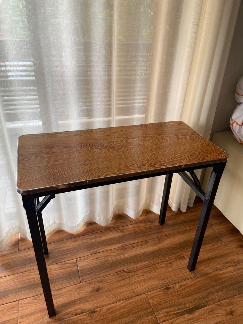 Computer table desk (Category: Tables & Sets) located in Manila. Submitted by beisebastian (Listing ID 1093324663, Image 1). Description: New 80*40*75.