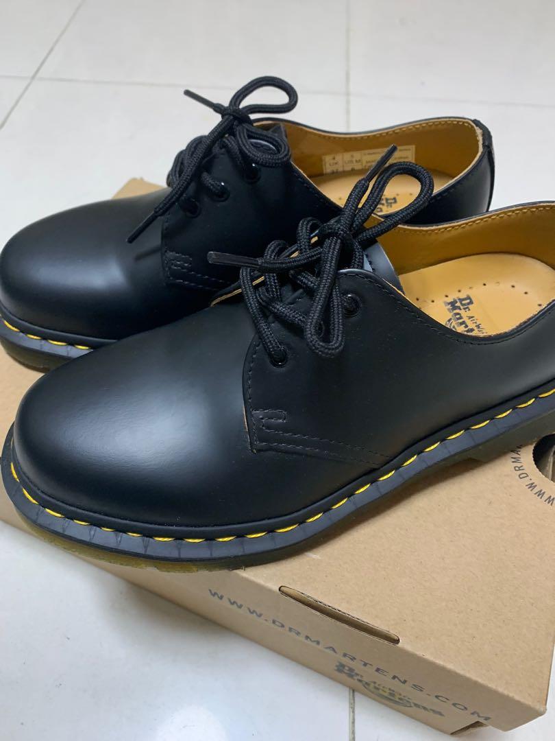 有單）Dr.Martens 1461 Smooth (Black) 37碼, 女裝, 鞋, Loafers - Carousell