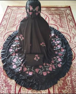 (Category: ) located in . Submitted by secondwardrobeme (Listing ID 1093283076, Image 1). Description: .