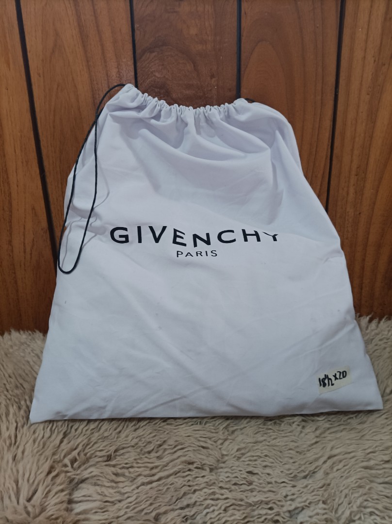 Dust store bag givenchy