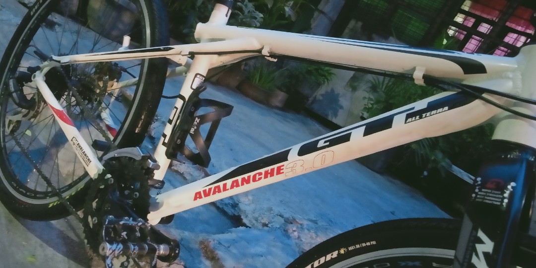 gt avalanche 3.0 all terra mountain bike