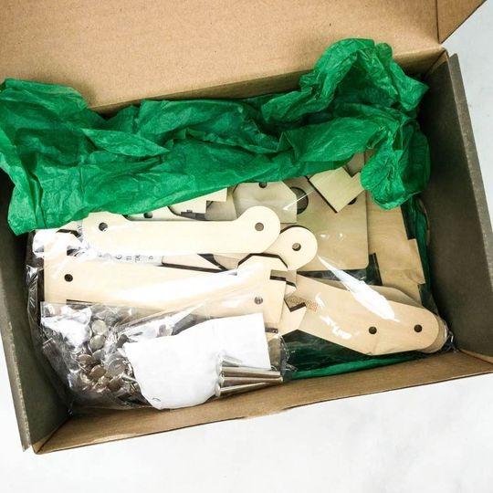 KiwiCo Eureka Crate Rivet Press Kit STEM-related gift組裝模型, 興趣及遊戲, 旅行 ...