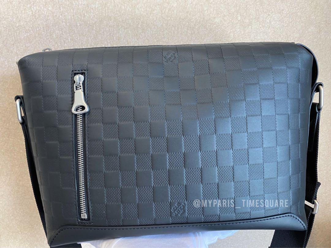 Louis vuitton discovery messenger pm store