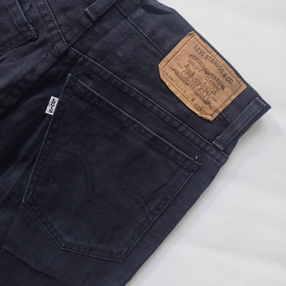 Levis 606, Fesyen Pria, Pakaian , Bawahan di Carousell
