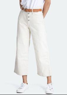 Brand New Levi’s High Waisted Jeans in White (W26)