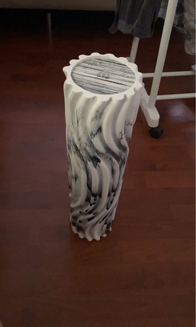 Lululemon foam roller, Sports Equipment, Exercise & Fitness, Toning
