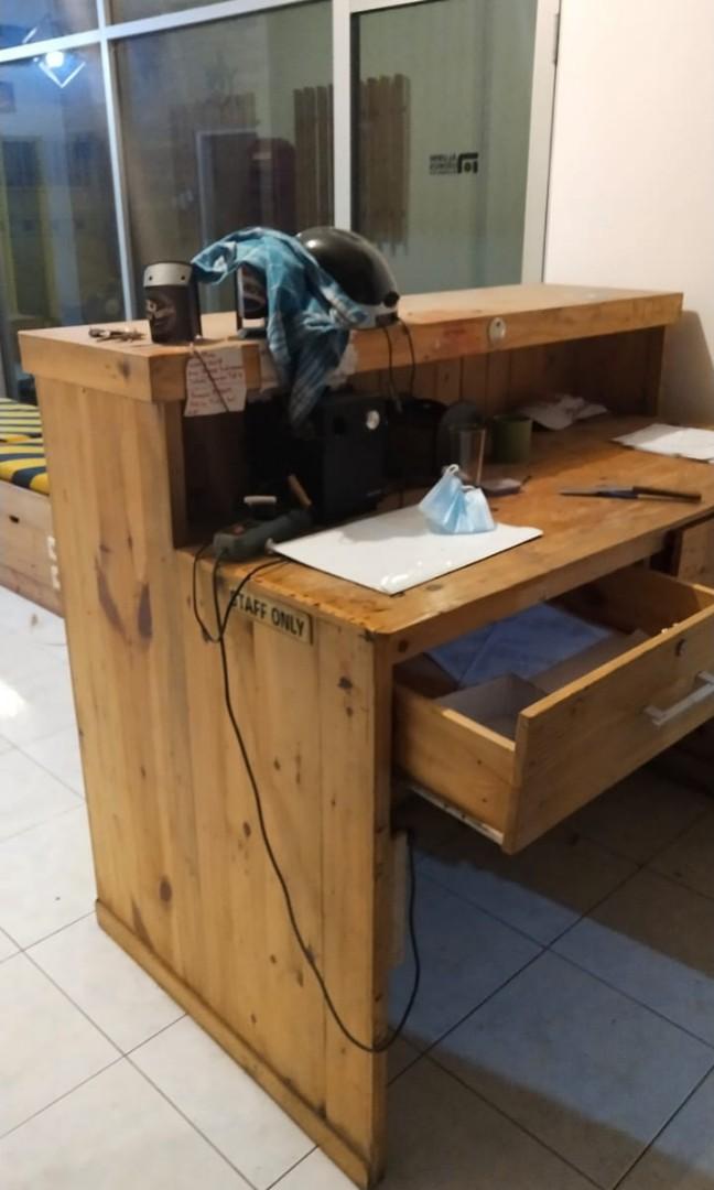 Model Meja Kasir Restoran Meja Kasir Minimalis Hpl De 4892