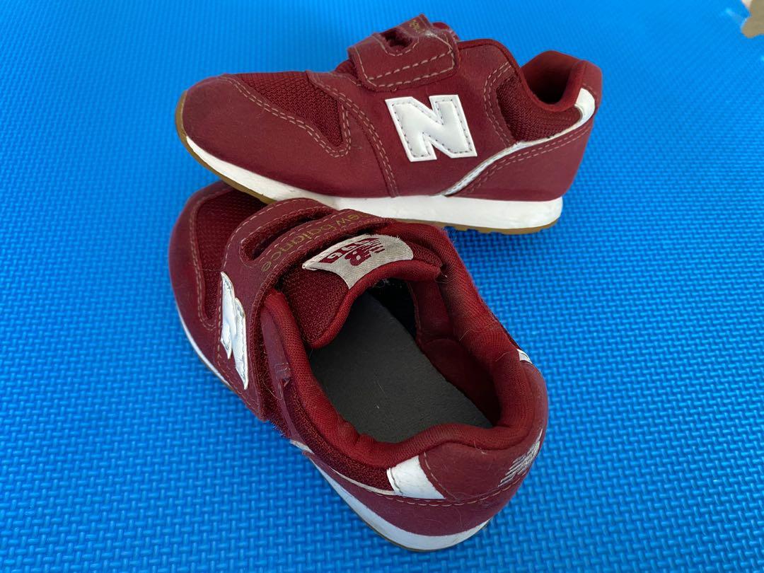New Balance toddler wide sneakers, Women's Fashion, Footwear, Sneakers