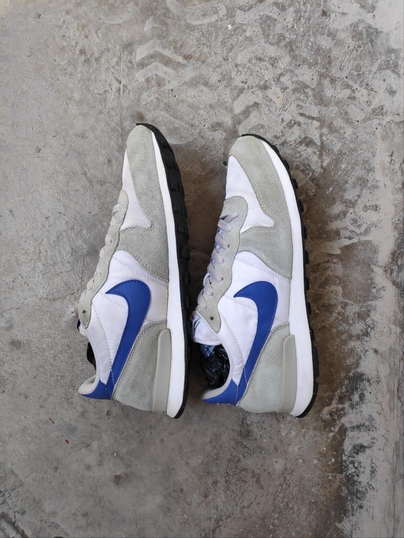 Nike internationalist silver blue 2025