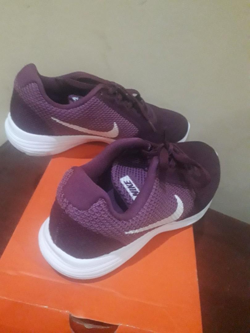 nike revolution 3 original
