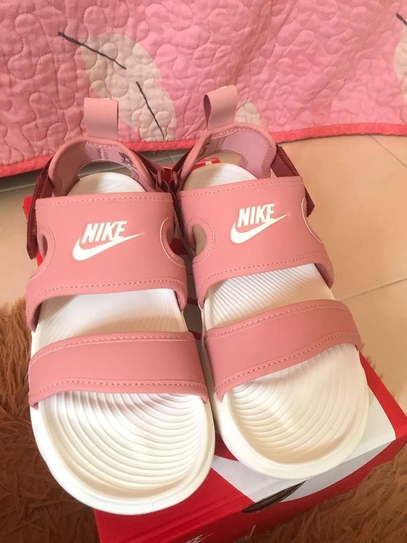 Nike sandals for women sales price