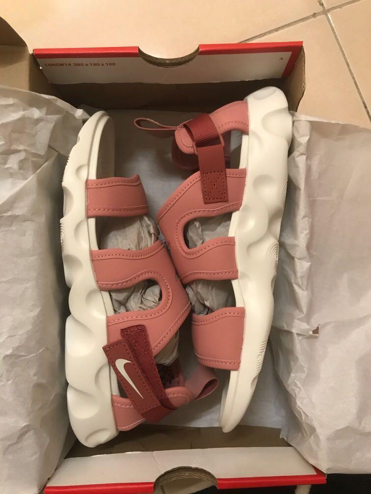 Nike owaysis best sale on feet