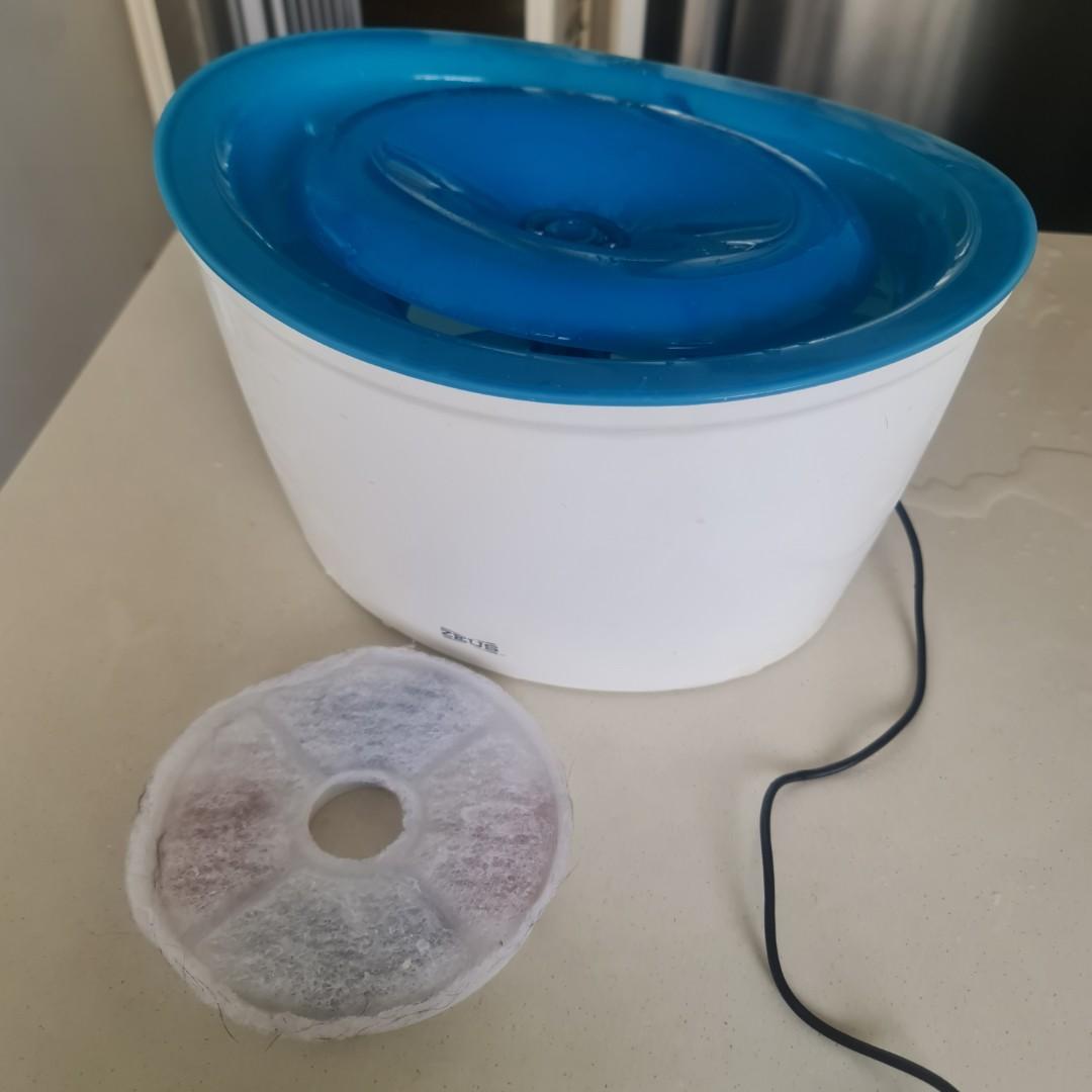 zeus h2eau drinking fountain